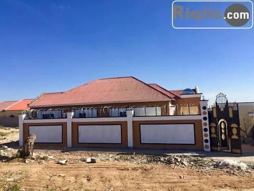 4 bedroom house with Gate
